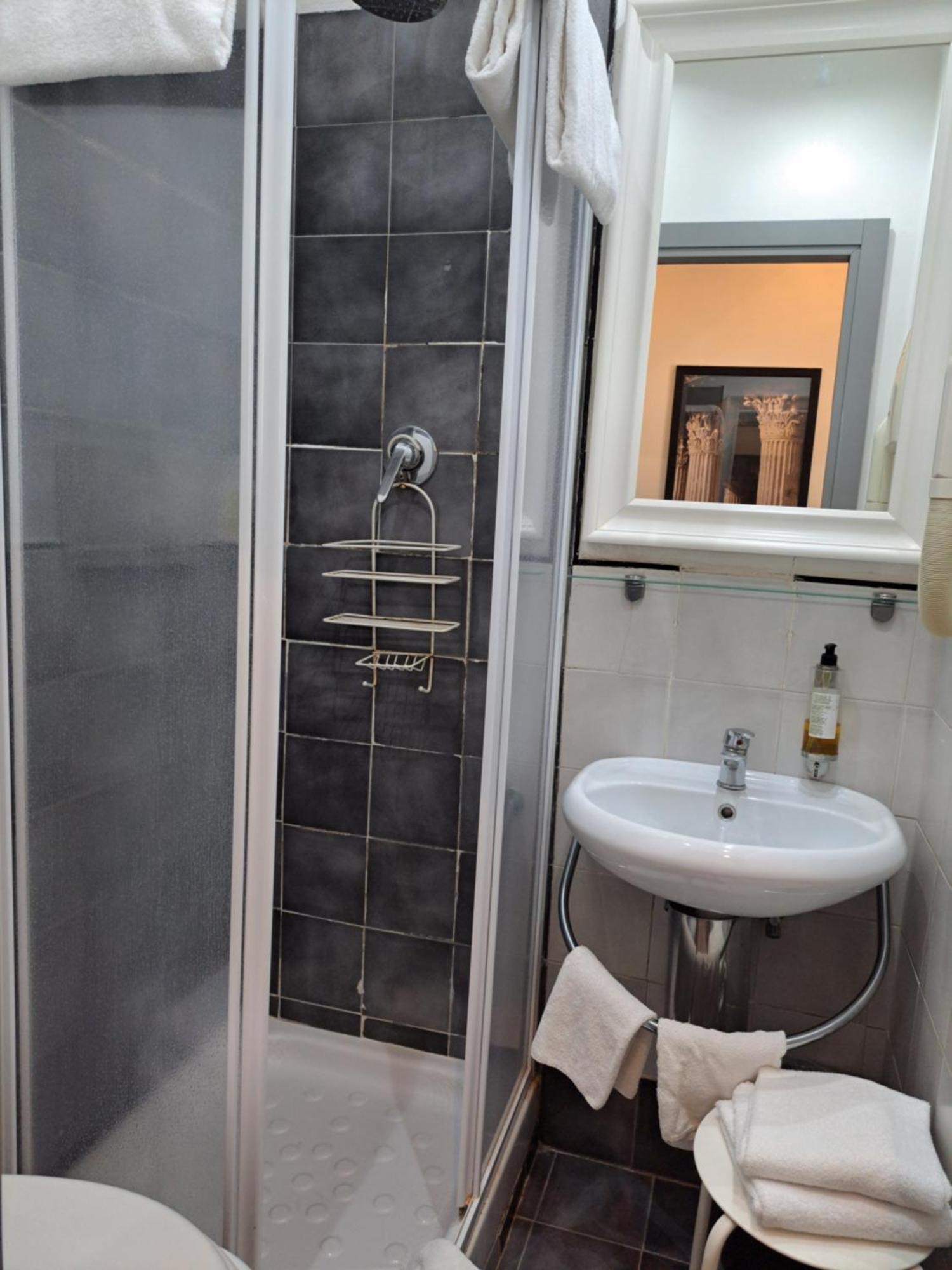 Hotel Giuggioli Roma Ngoại thất bức ảnh